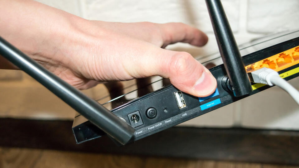 Stop Wasting Your Wi-Fi Router's USB Port — Try This Instead - NewsBreak