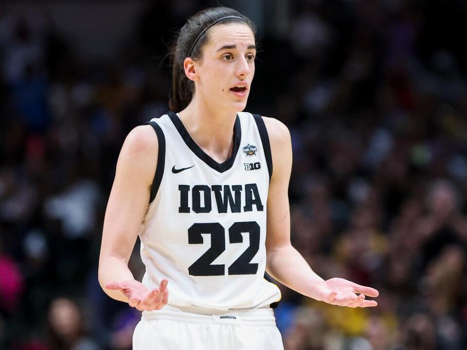 Twitter Roasts Referees In Women’s NCAA Tournament Title Game