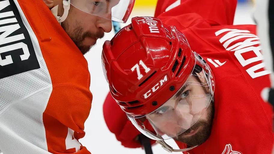 Flyers should waste no time pursuing Dylan Larkin after shocking trade request