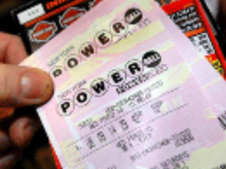 Powerball jackpot increases to $935 million after no one wins the top prize