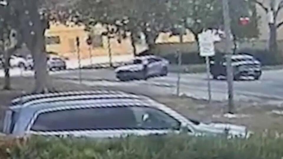 Police identify armed suspect fatally shot by 3 officers in Fort ...