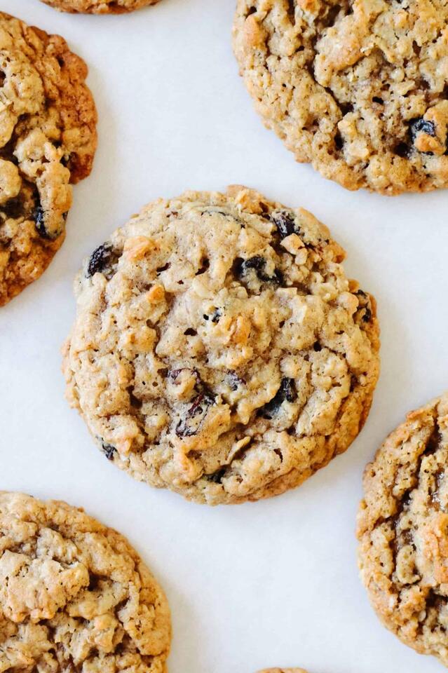 Ritz Carlton Oatmeal Raisin Cookies - NewsBreak