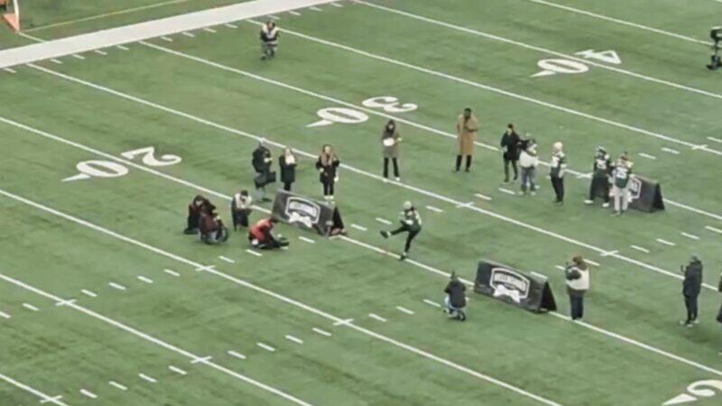 Female Superfan Who The New York Jets Tried To Screw Got Her Shot At $100K Field Goal, And You Won't Believe How It Ended [VIDEO] - NewsBreak