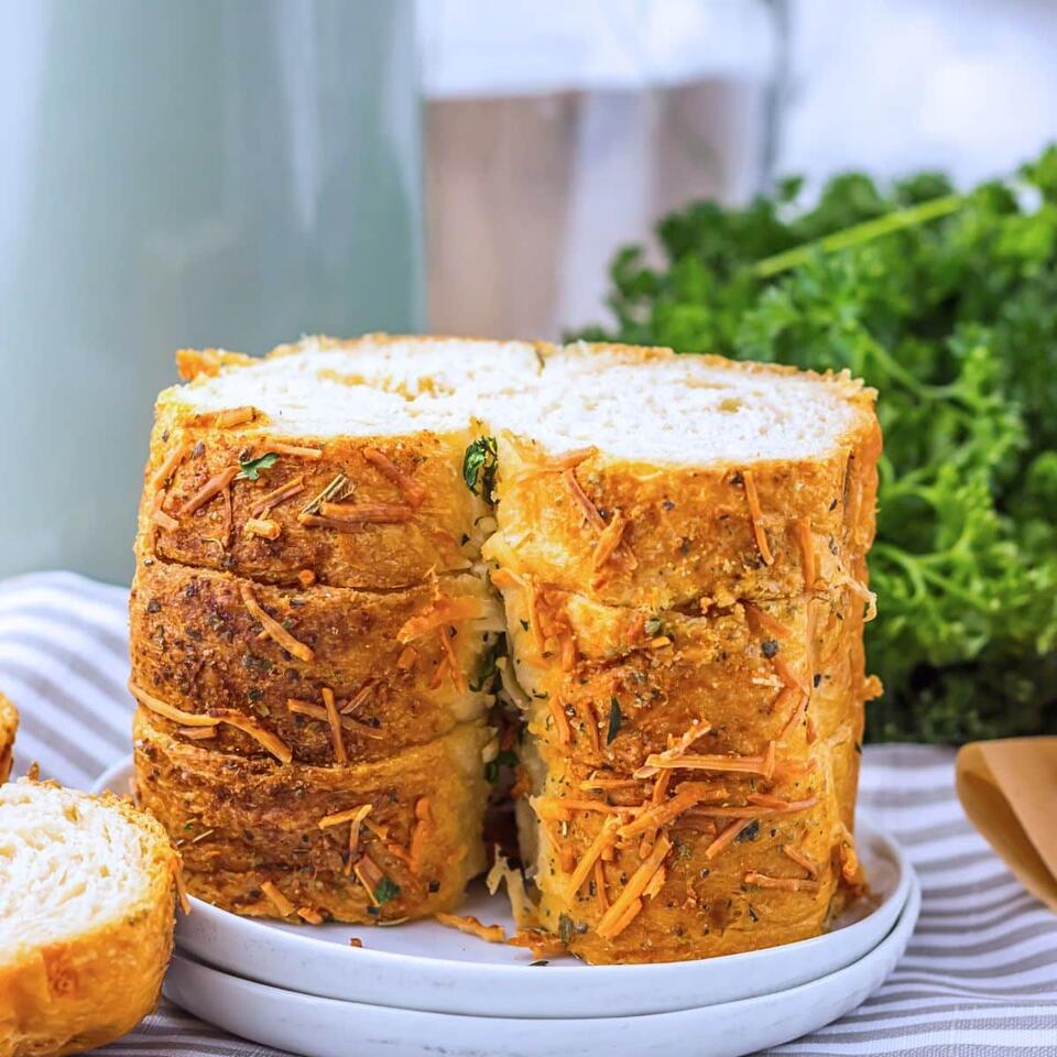 Parmesan Garlic Crescent Roll Bread - NewsBreak