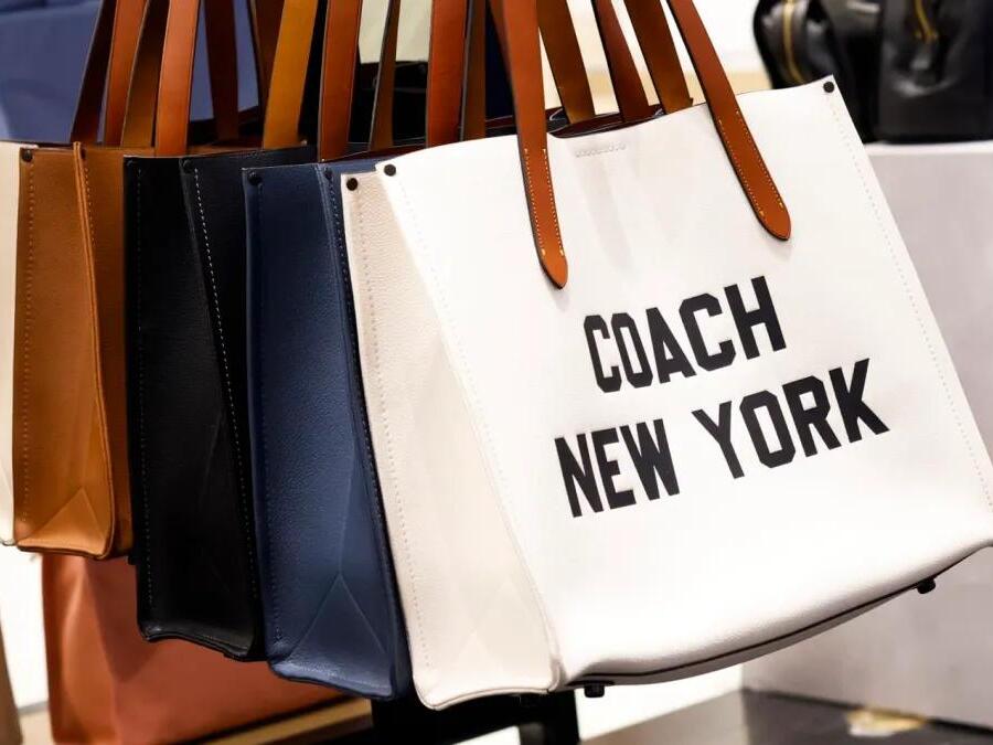 Jim Cramer's top 10 things to watch in the stock market Friday