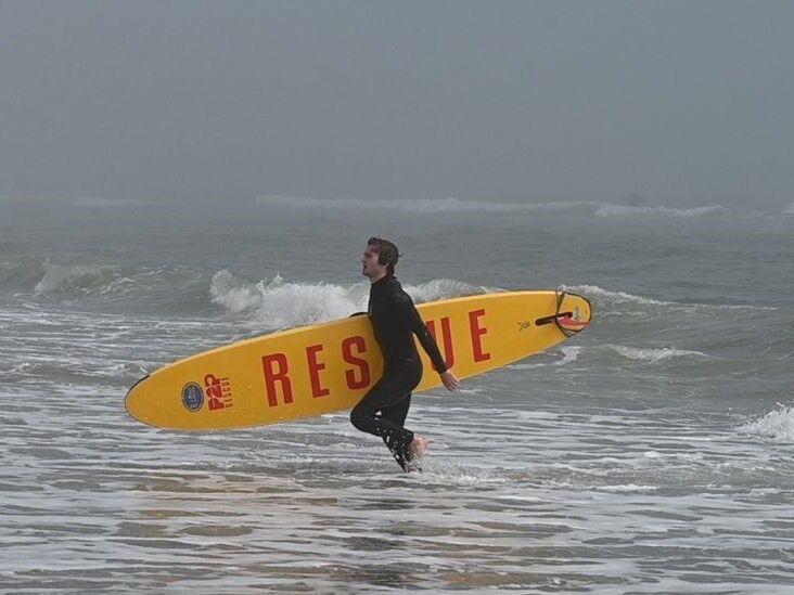 Emerald Isle pulls lifeguards off beach, red flags flying means no