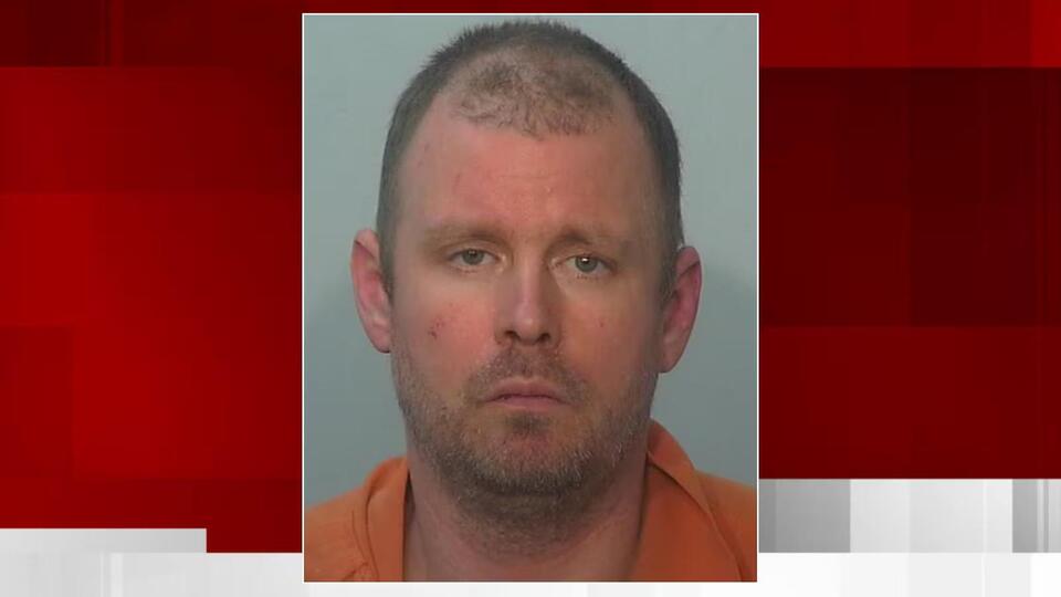 Trial for man accused of pointing gun at officer at Fort Wayne church ...