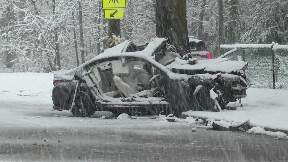 Long Island’s first snowfall triggers fatal crashes and hundreds of ...