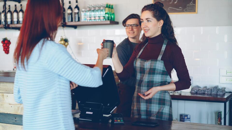 Homeless Woman Orders Dunkin’ Coffee With Every Available Flavor Despite Two Warnings, Takes One Sip, and Immediately Starts Telling Everyone at the Chicago Station Never to Make the Same Mistake