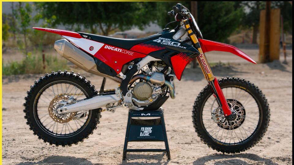 Ducati Desmo450 MX Factory