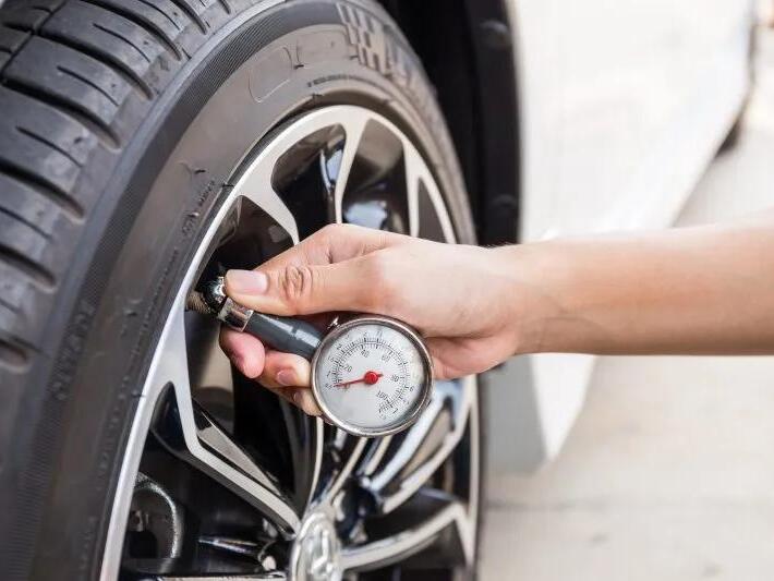Why does tire pressure get low when it is cold outside?