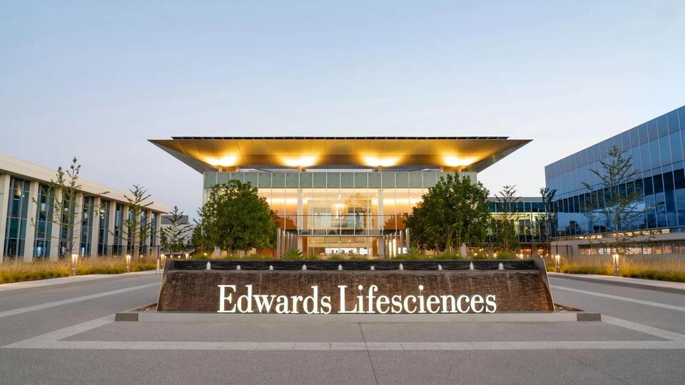 Edwards wins FDA approval for tricuspid valve repair device - NewsBreak
