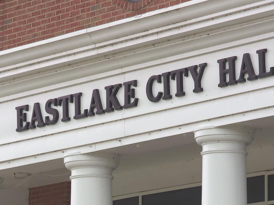 Eastlake Mayor David Spotton announces resignation