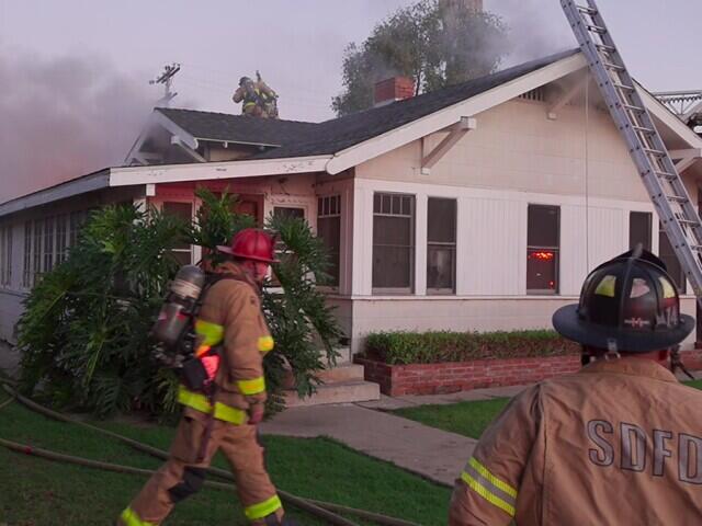 North Park neighbors relieved as abandoned squatter house burns - NewsBreak