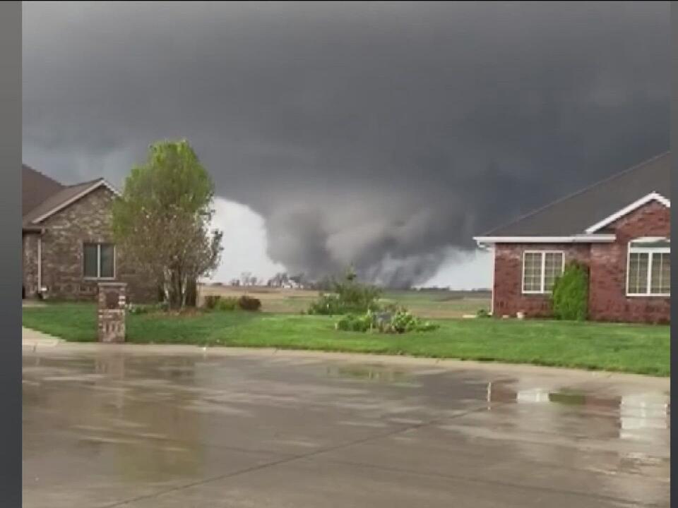 watch-massive-tornadoes-caught-on-camera-in-iowa-nebraska