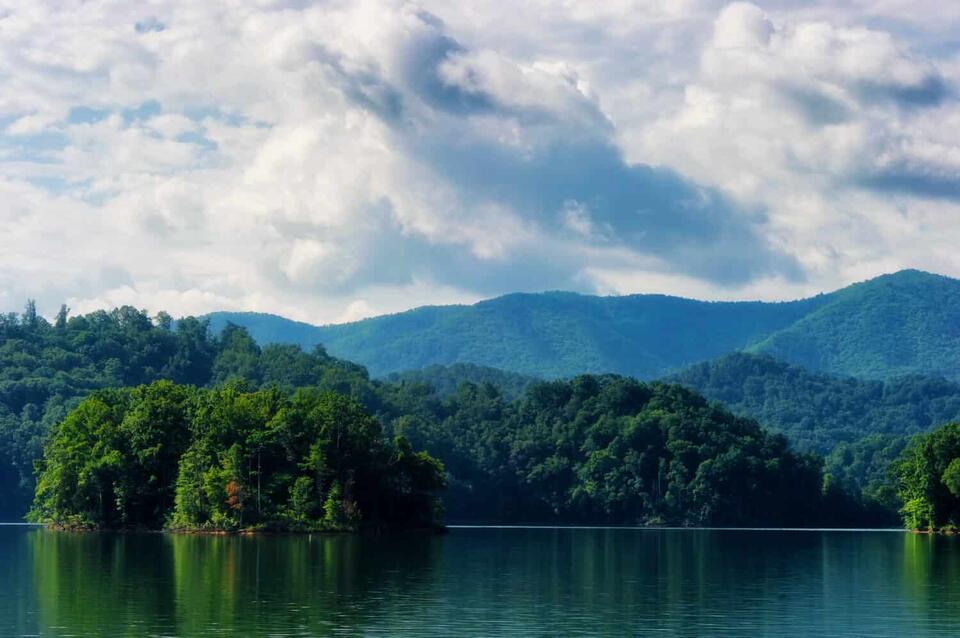 The 8 States That Border Tennessee - NewsBreak
