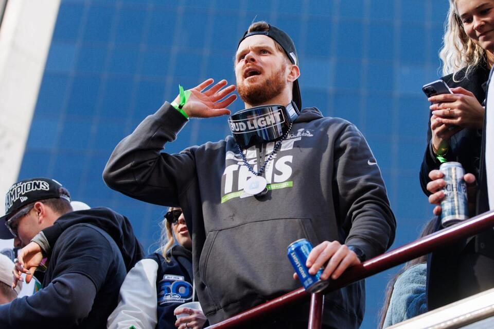 “Can’t Stand This Guy”: NFL Fans React to Richard Sherman’s Comments ...
