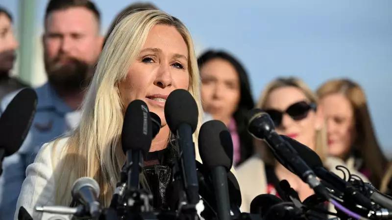 Right-wing leaders call for Trump's removal from office after president ...