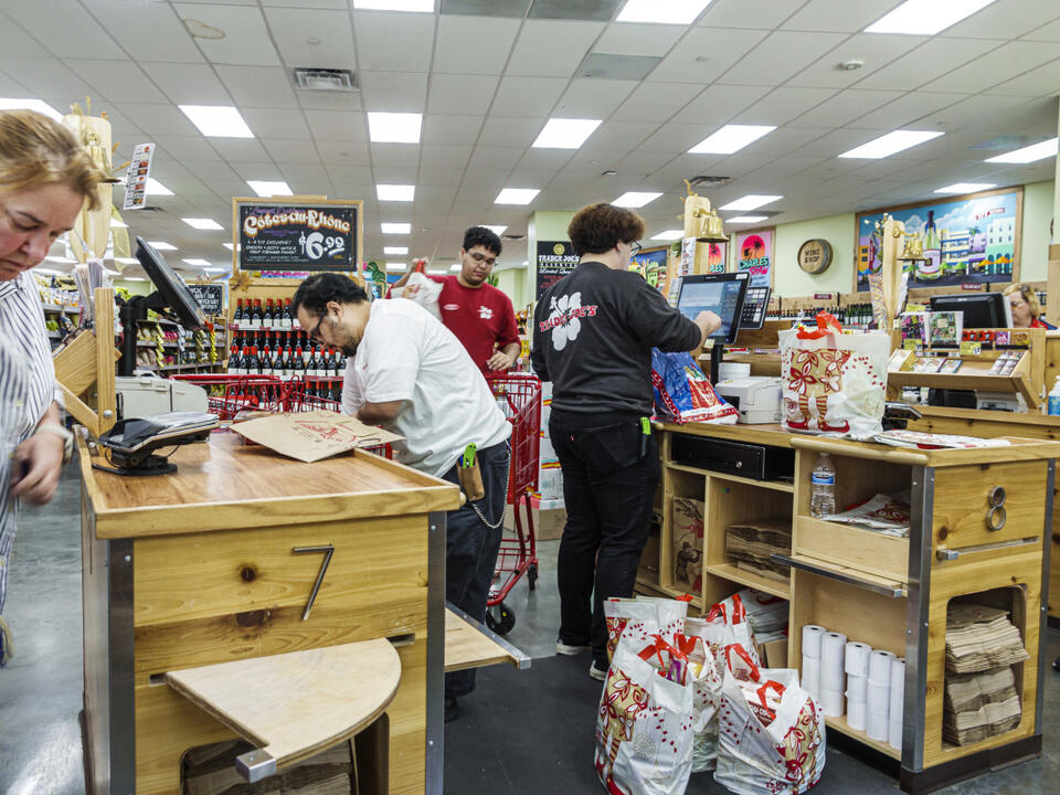 The Best (and Worst) Times to Shop at Trader Joe’s, According to Fans