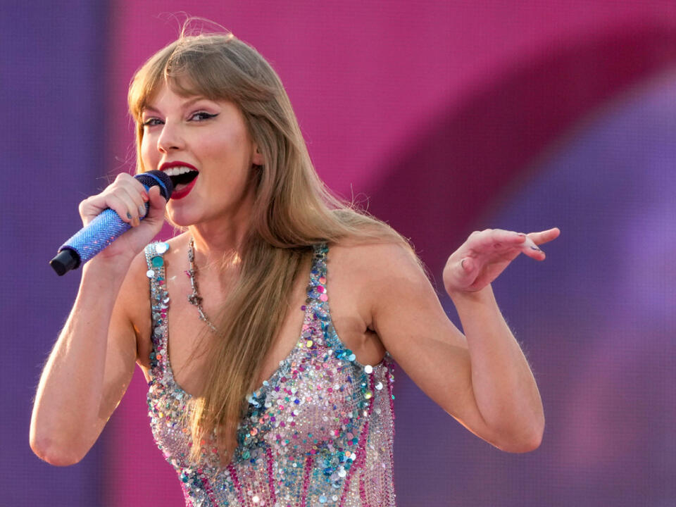 Taylor Swift Makes Huge Statement, Outshining NFL's Super Bowl