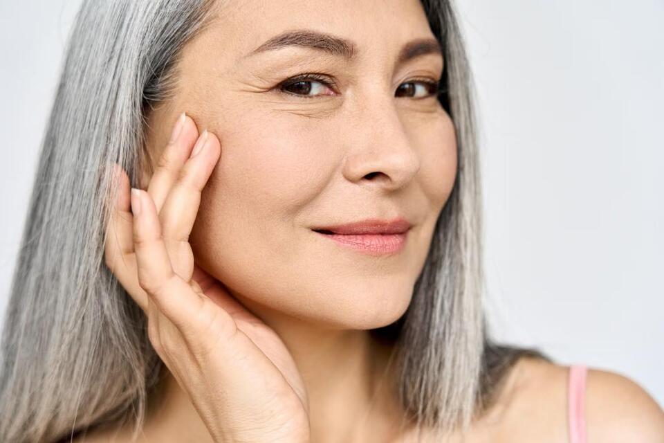 How to make your skin look plumper and younger when your face starts sagging
