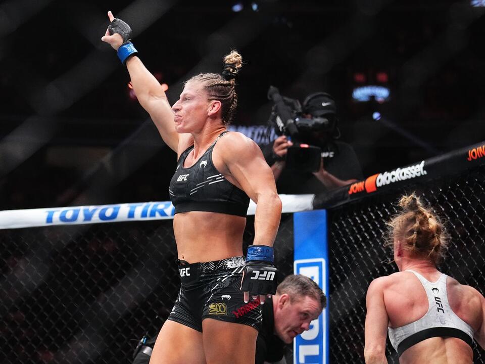 Highlights! Kayla Harrison demolishes Holly Holm with suffocating choke