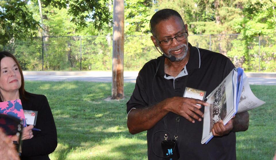 Calvert resident gives tour of old neighborhood - NewsBreak