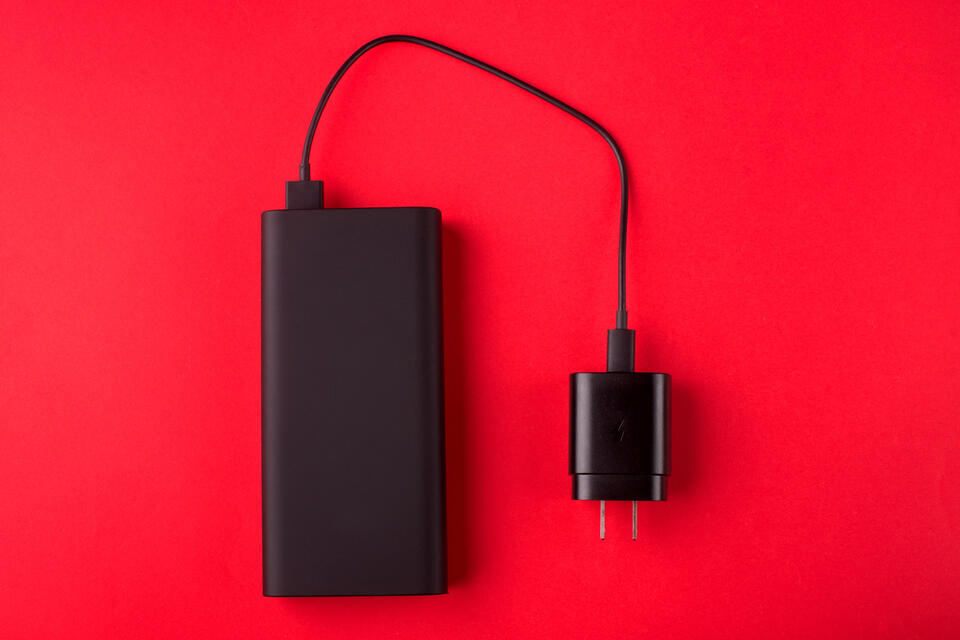 Ways To Charge Phones Without Plugs - NewsBreak