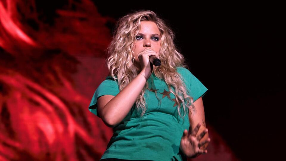 ‘Heartbroken' Reneé Rapp Postpones Final U.S. Tour Stop Due to Health Concerns