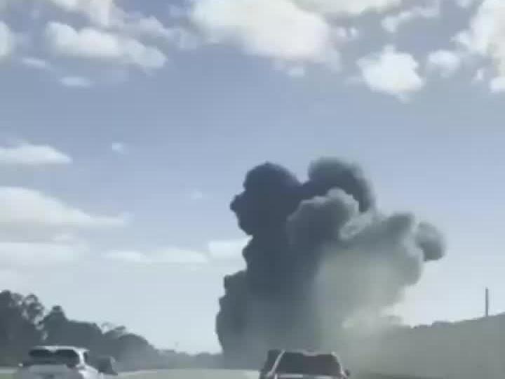 Plane crashes on Florida interstate