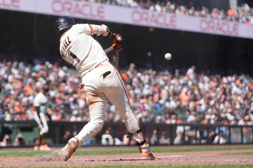 Los Gigantes apalean 16-3 a los Cerveceros con 17 hits y los primeros jonrones de Susac