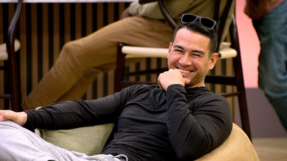 A Deep Dive Into Controversial ‘Love Is Blind’ Season 9 Star Mike ...