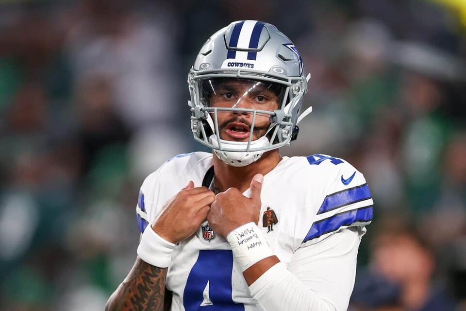 Dak Prescott Defends Jerry Jones Over Wall Street Journal Comments -  NewsBreak
