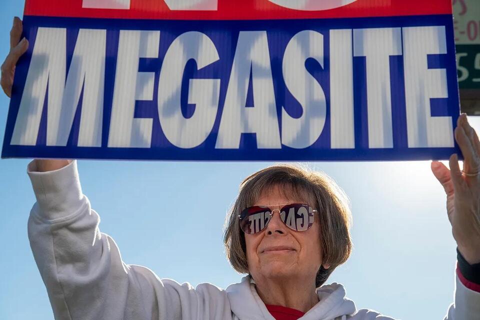 Homeowners ‘hijacked’ by Michigan megasite: Sell or live next to ...
