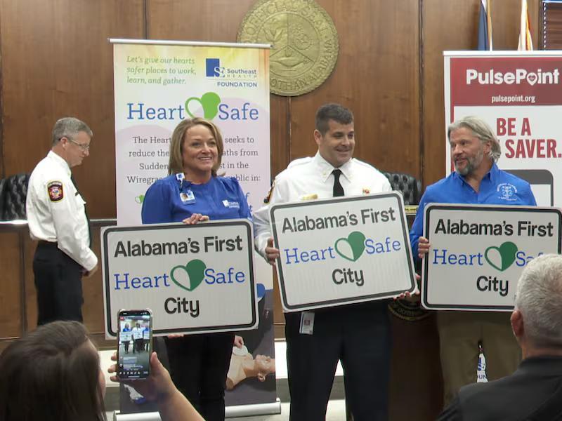 New road signs honoring Dothan as Alabama's first Heart Safe City