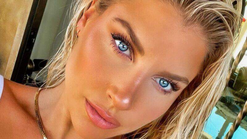 NFL Sideline Reporter Melanie Collins Is Dropping Jaws With Her Most ...
