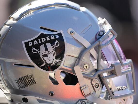 Las Vegas Raiders post-minicamp starting offense projection: Who's QB?
