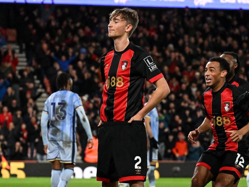 Dean Huijsen is a chill guy! Bournemouth scorer mimics popular meme in ...