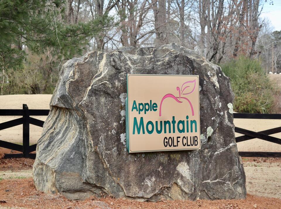 Uncertainty surrounds future of Apple Mountain Golf Club as entire ...