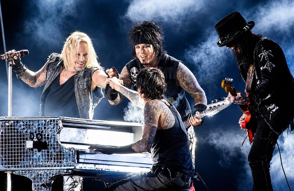 Nikki Sixx Defends Vince Neil Over Years Of Live Vocal Criticism