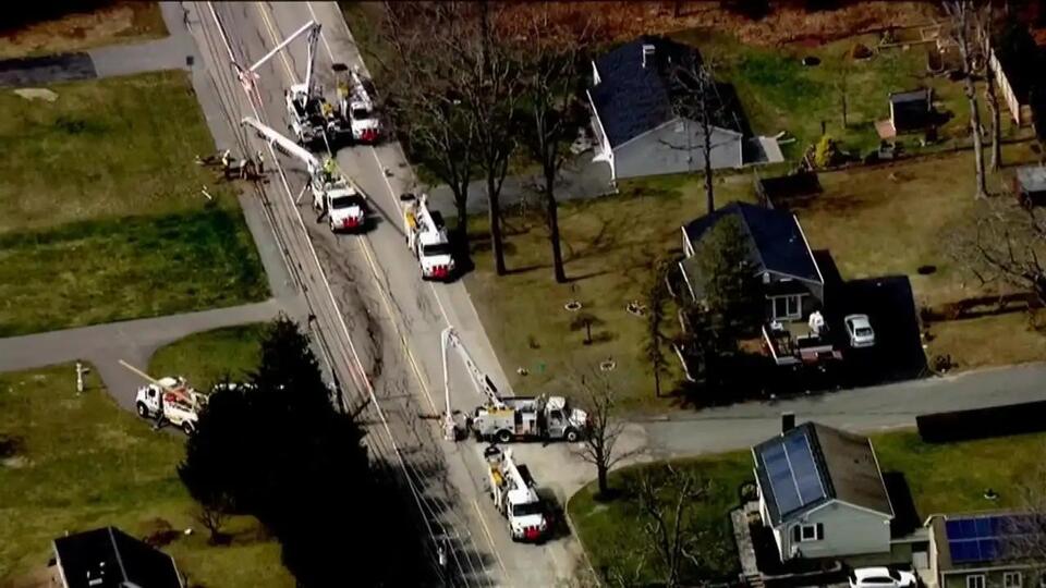 Bridgewater residents without power after tow truck crashes into ...
