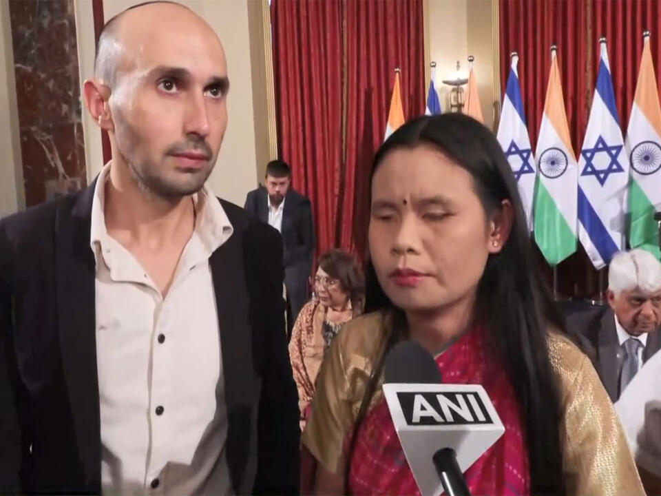 “Music connects everyone”: Blind Indian singer Dina Semte and Shalva ...
