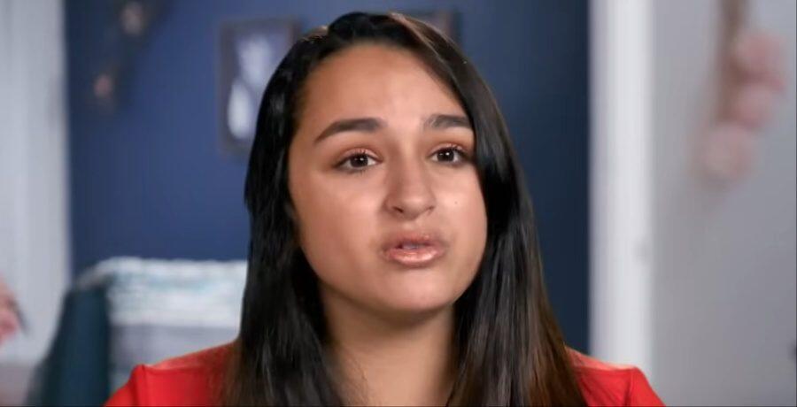 Jazz Jennings Flaunts Long Legs After 100-Lb Weight Loss - NewsBreak