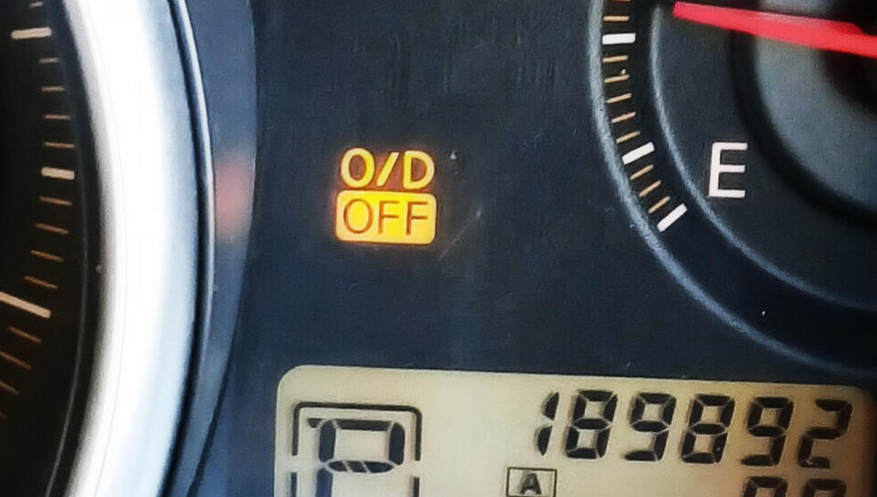 Why You Should Use the “O/D Off” Button on Your Automatic Transmission ...