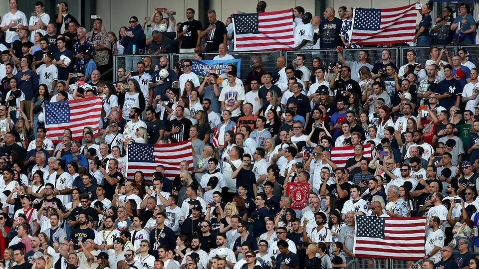 Yankee stadium security tackles field invader waving Palestinian flag during 9/11 anniversary game