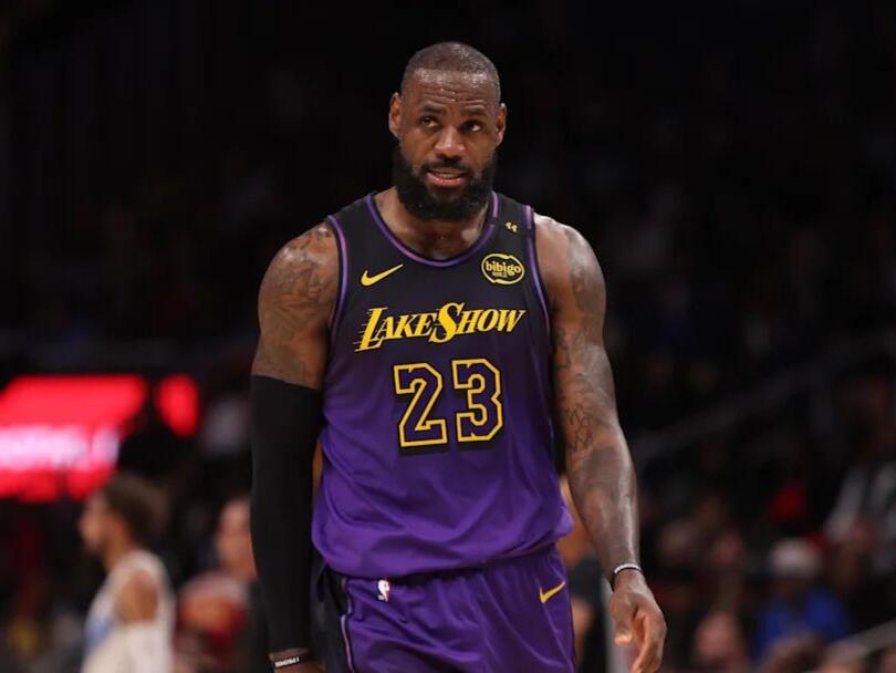 Lakers Provide Concerning LeBron James Update After Mysterious Absence