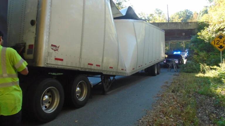 Driver from Utah scrunches his truck on MBTA bridge, blames GPS - NewsBreak