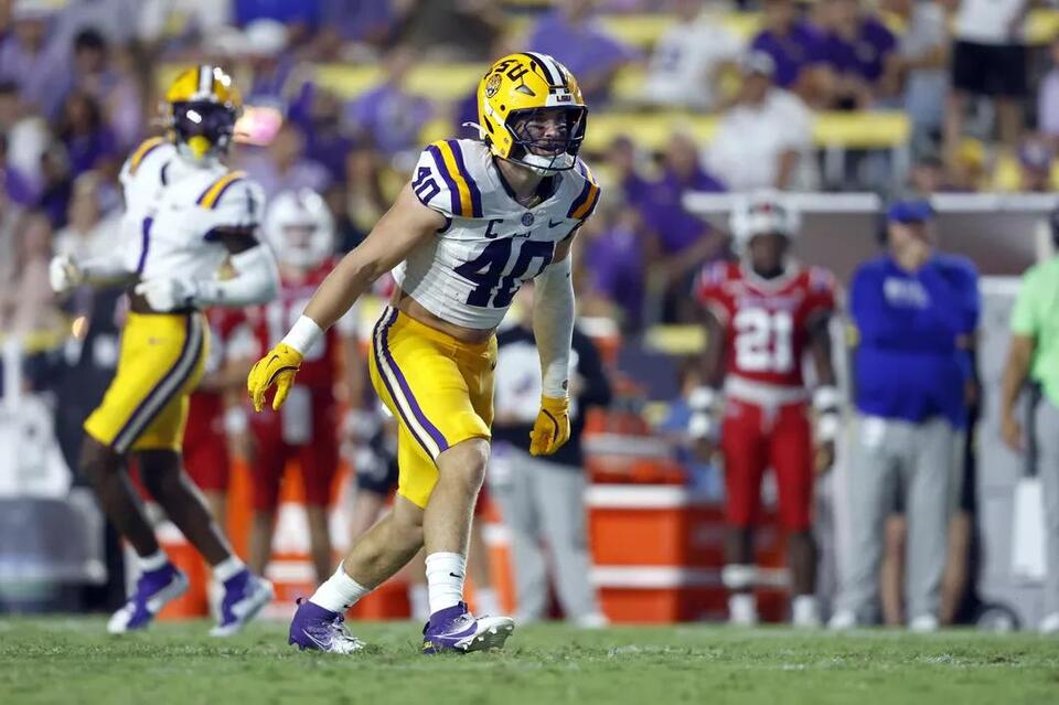 LSU LB Whit Weeks To Return In 2026 - NewsBreak