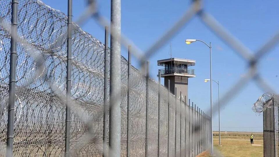 Corrections officer at Clements Unit in Amarillo under investigation ...