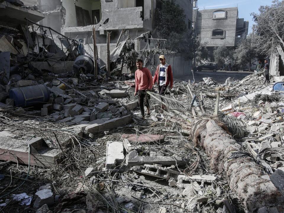 US vetoes UN resolution calling for immediate ceasefire in Gaza